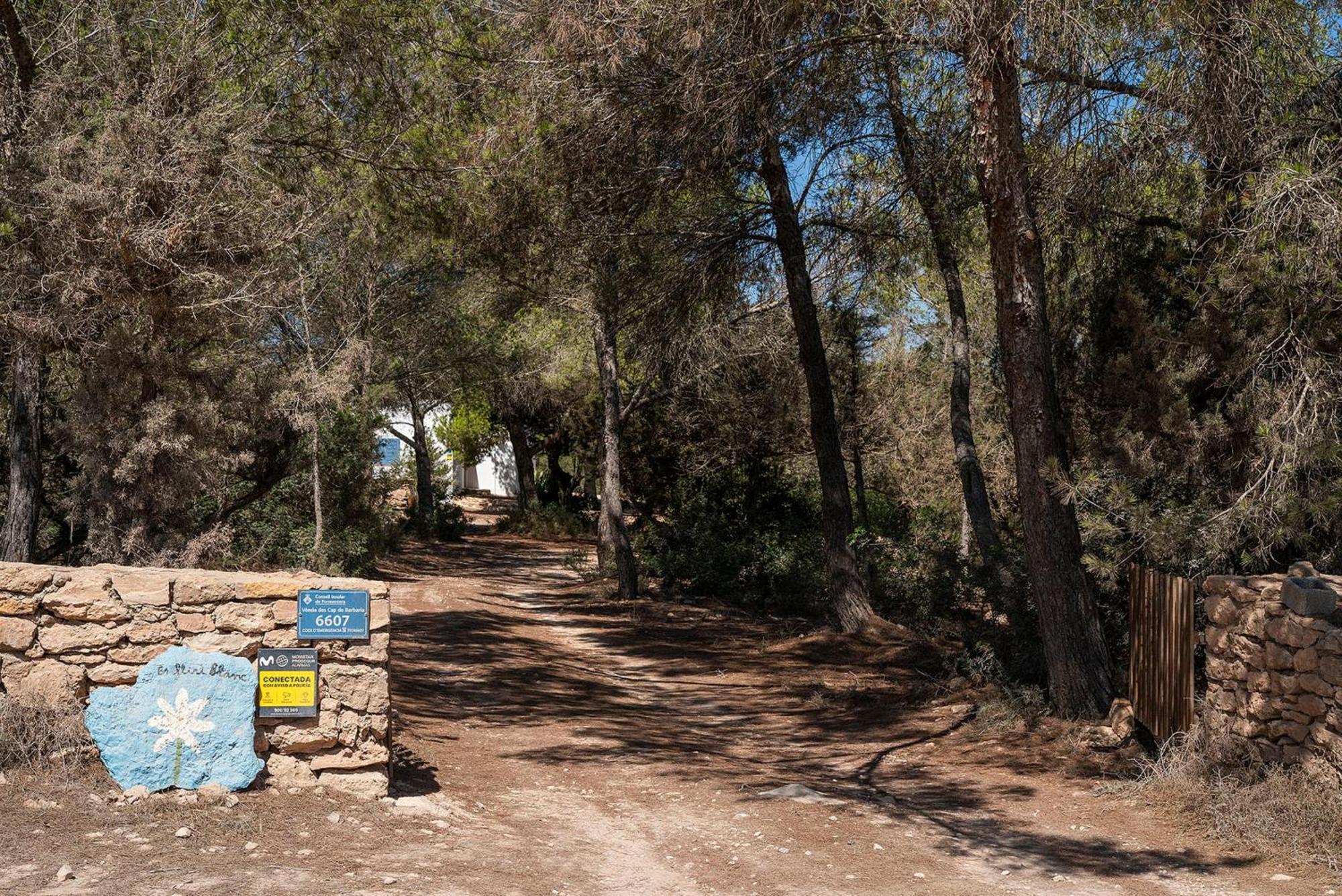 Es Lliri Blanc Villa Cala Saona Luaran gambar